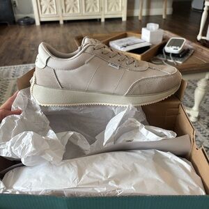 TOMS Men's Beige Lace-Up Sneakers